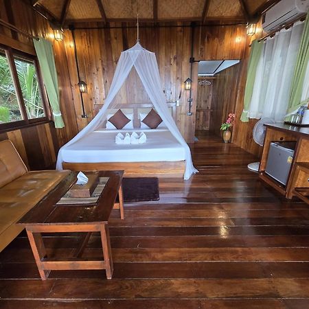 Kradan Beach Resort Екстер'єр фото